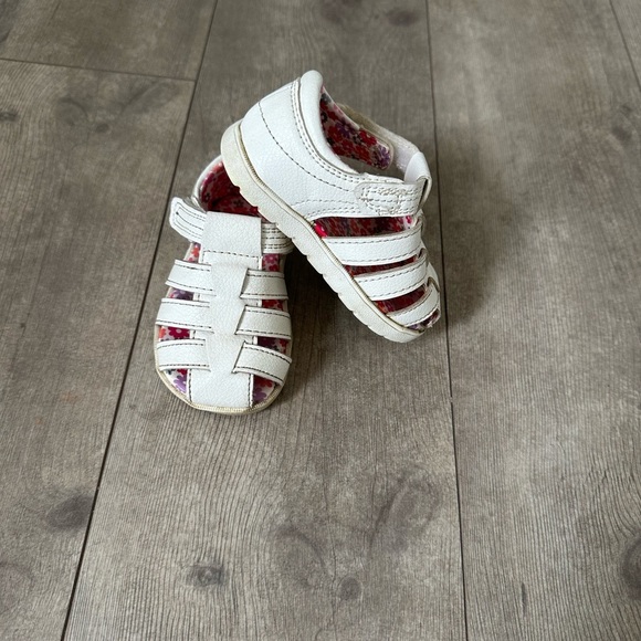Wonder Nation Baby Toddler Girl White ‘Fisherman’ Sandals size 4 
Vguc - Picture 8 of 9